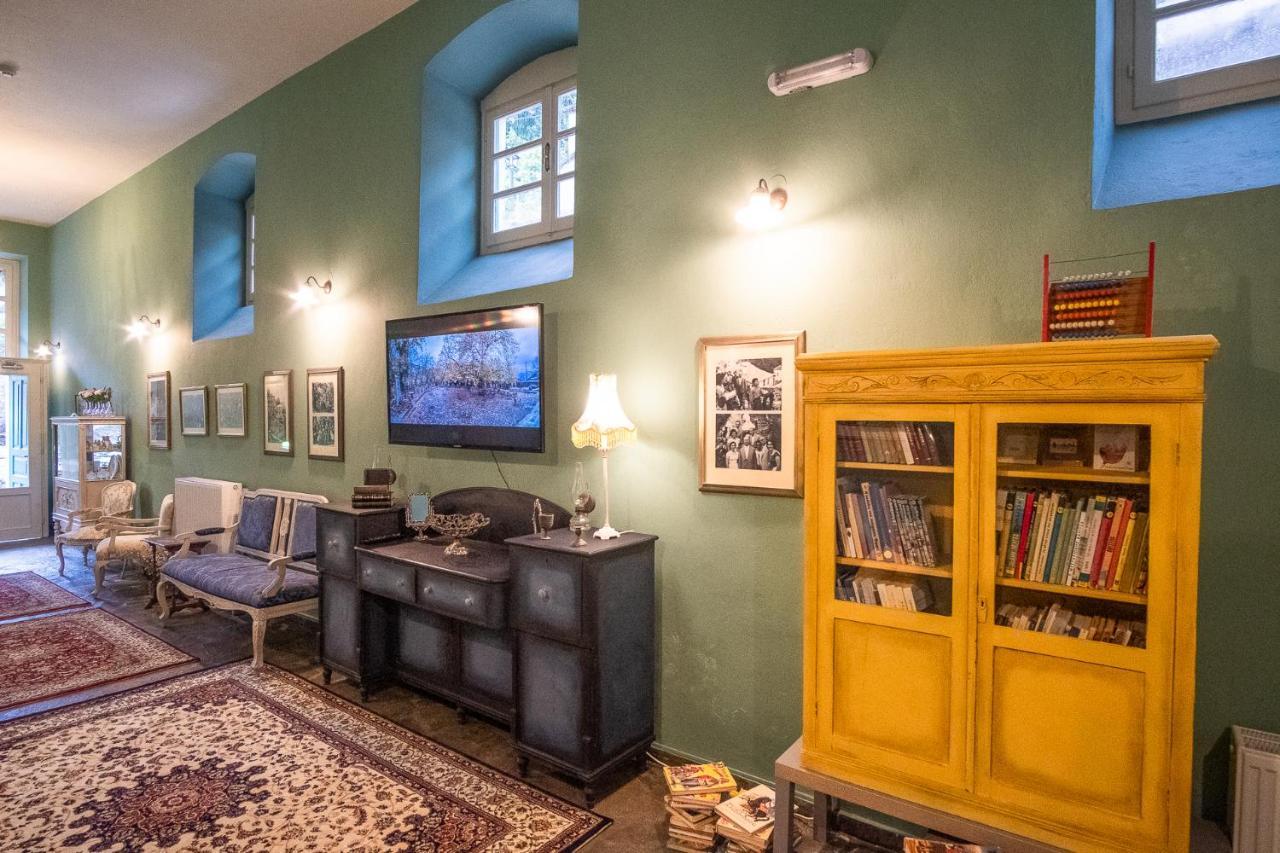 The Old School Boutique Hotel Сирако Экстерьер фото